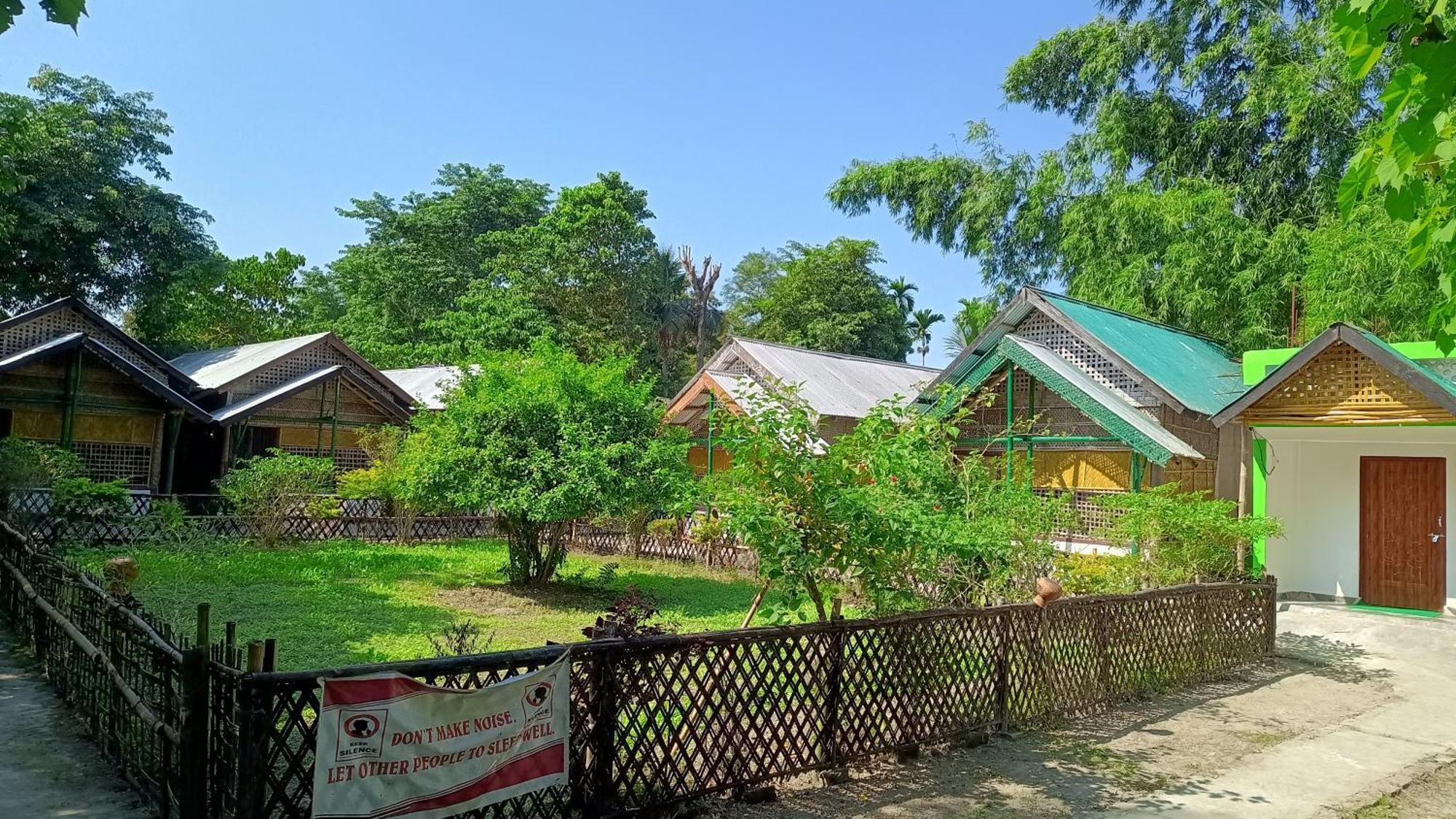 Jyoti Home Bamboo Garden Lodge Majuli Exteriör bild