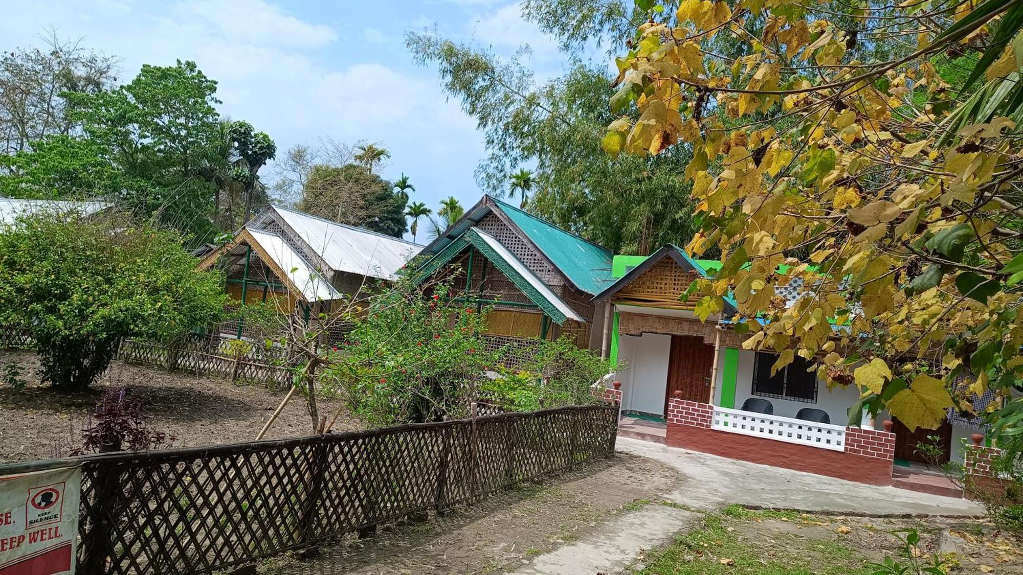 Jyoti Home Bamboo Garden Lodge Majuli Exteriör bild